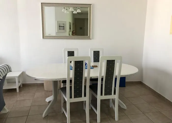 아파트 Kings Palace - Fabulous Pool-side 2 Bed 파포스