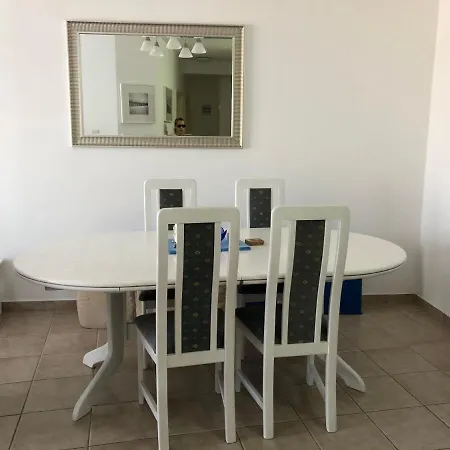 Daire Kings Palace - Fabulous Pool-side 2 Bed Pafos