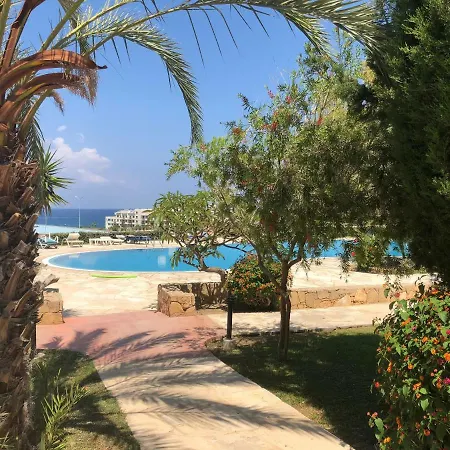 Daire Kings Palace - Fabulous Pool-side 2 Bed *