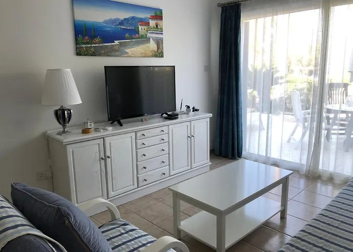 Kings Palace - Fabulous Pool-side 2 Bed Apartament *