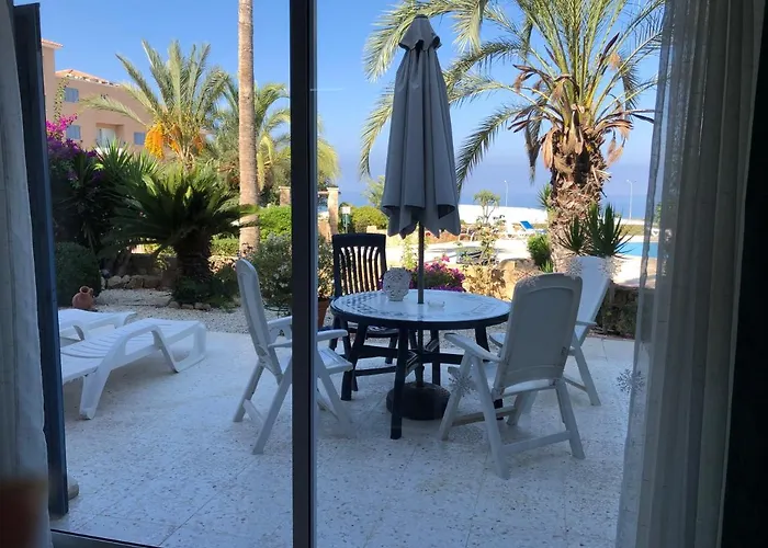 Kings Palace - Fabulous Pool-side 2 Bed Apartament