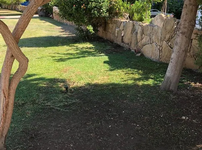 Kings Palace - Fabulous Pool-side 2 Bed Apartament Paphos