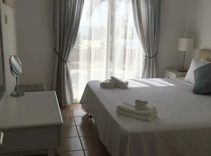 Kings Palace - Fabulous Pool-side 2 Bed * パ フォス