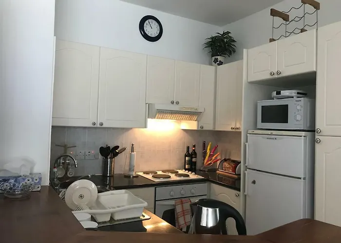 Kings Palace - Fabulous Pool-side 2 Bed * Paphos