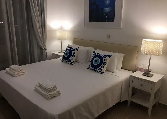 Kings Palace - Fabulous Pool-side 2 Bed * パ フォス