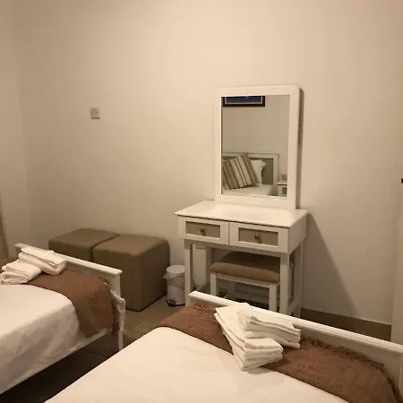 Kings Palace - Fabulous Pool-side 2 Bed Apartmán Paphos
