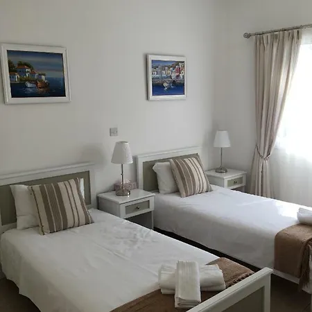 Kings Palace - Fabulous Pool-side 2 Bed Apartmán Paphos